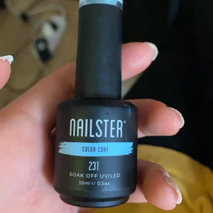 Gellack babyblå - Superfint babyblå gellack från nailster. Använt en gång, men rensar hemma nu!
