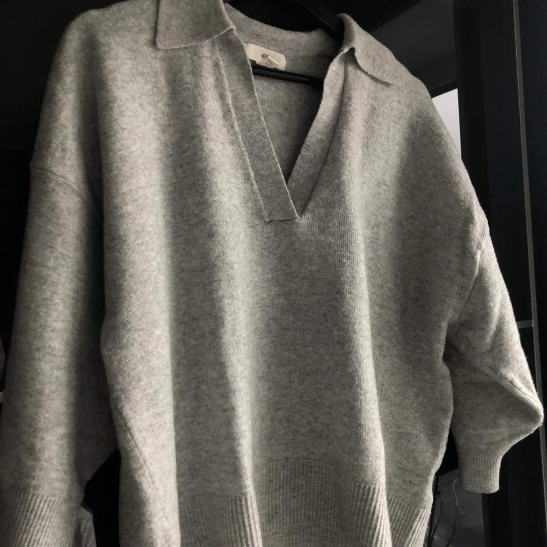Ljusgrå stickad tröja  - 91