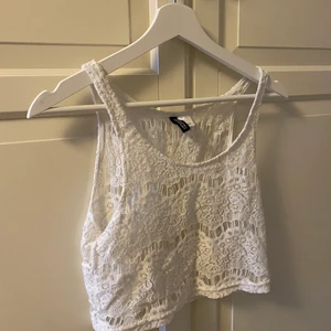 Topp - Vit topp från HM, fint skick 