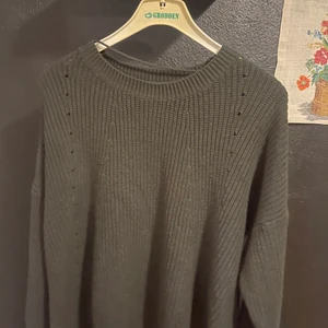 Stickad tröja  - Säljer en stickad tröja. 