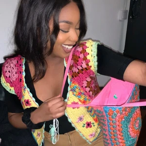 Virkad väst - Virkad väst, passar allt från XS/L, använd 1 gång