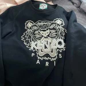 Kenzo Tiger Tröja  - Kenzo sweather i st S unisex, knappt använd! Säljes för endast 650:-