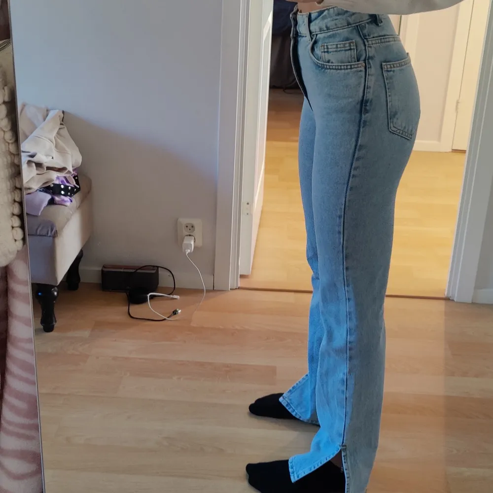 Perfekt raka jeans! Endast testade. Storlek 34!. Jeans & Byxor.
