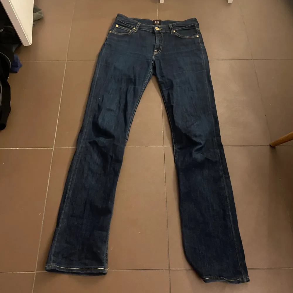 Supersköna o stretchiga lågmidjade straight lee jeans. Jeans & Byxor.