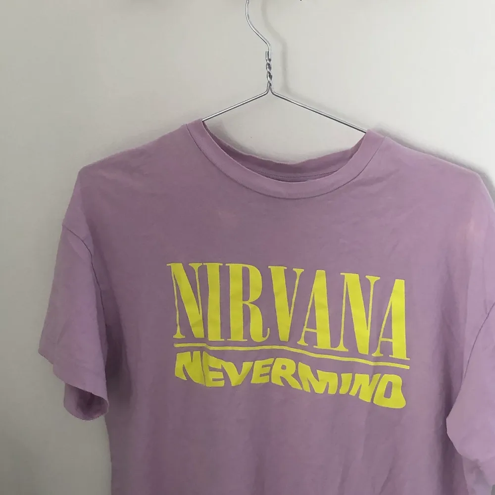 Nirvana nervermind. Använd sparsamt, fint skick!. T-shirts.