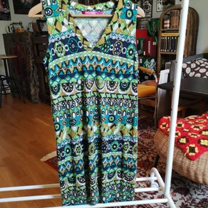 Indiska klänning vintage stil  - Så himla fin klänning i bomull/modal. Stretchig och superskön! Fint skick. Small. Passar mig i 38 o säkert en Medium. 100kr pp