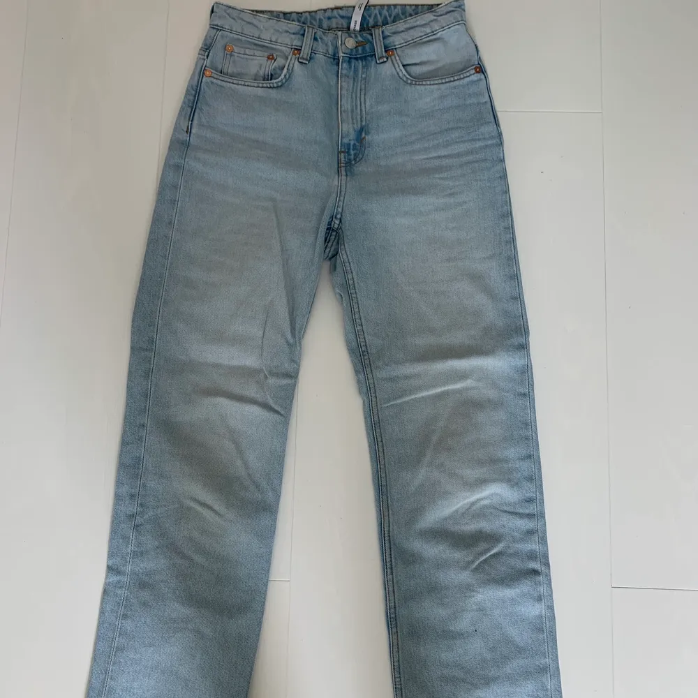 Ljusblå jeans från weekday, Voyage, W:26, L:28. Jeans & Byxor.