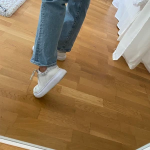 Skor  - Sjukt snygga skor från Nelly. Säljer då dom inte kommer till användning. 40 kr + frakt, eller högst bud 🤍🖤