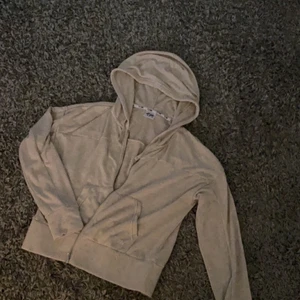 Hoodie - Säljer en ICIW kofta andvänd men i bra skick nypris cirka 599