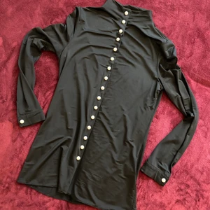 Skjorta S-M - Fin skjorta. klädd 3-4 gånger.  Chanel stil