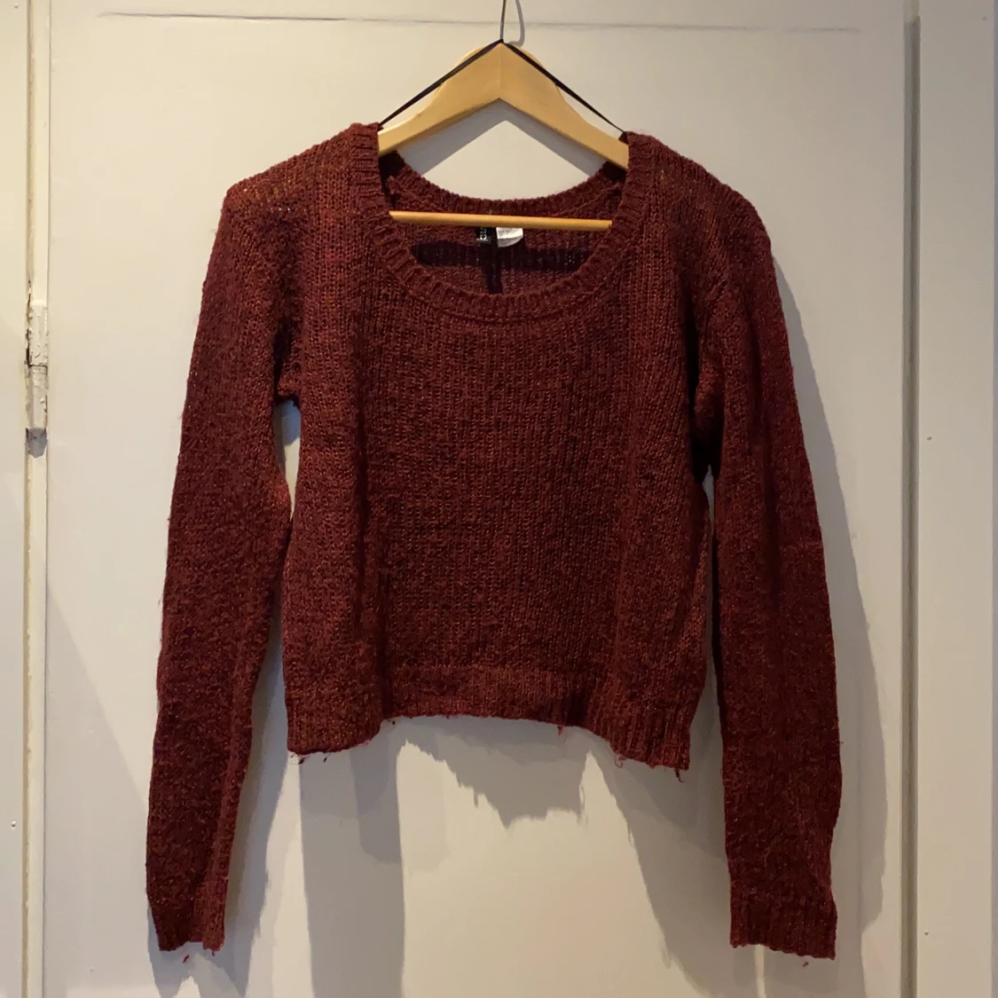 Stickad croppad tröja