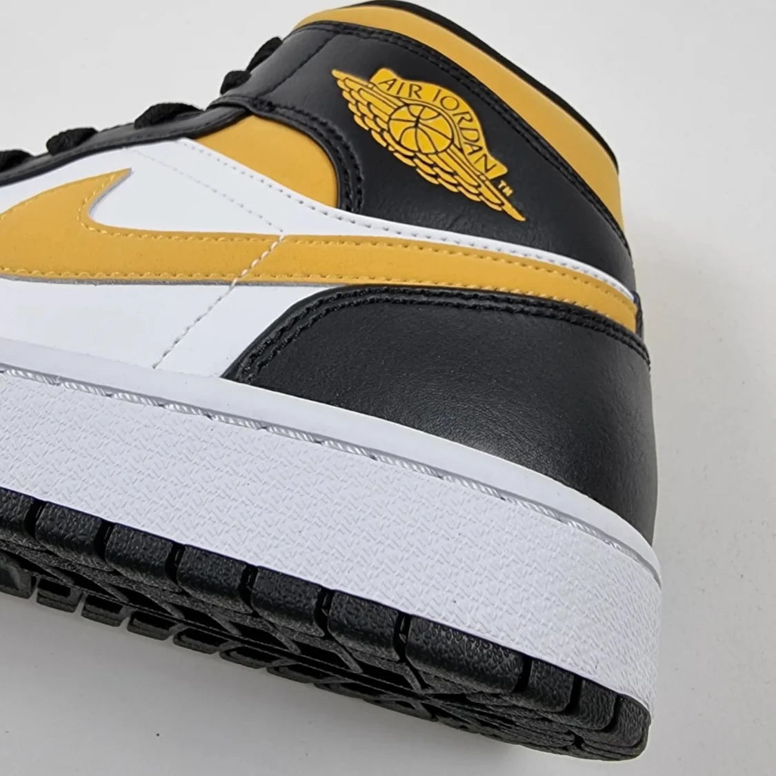 Jordan 1 Mid "Pollen" - 91