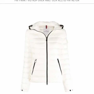 Moncler jacka köpt för 8000  - Behöver få den sold för behöver verkligen lite pengar just nu