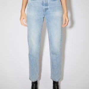 Acne Studios light blue jeans 24/32 - Acne studios light blue jeans i mece lt blue trashs, strl 24/32. Enbart testade. Nypris 2700 kr