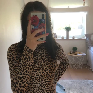Leopard tröja - .