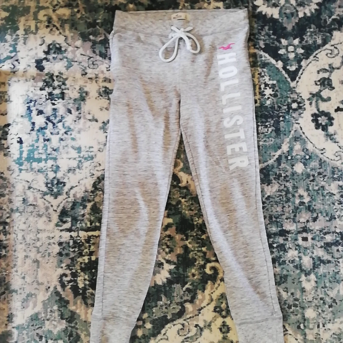 Mjukisbyxor från Hollister strl. S - 90