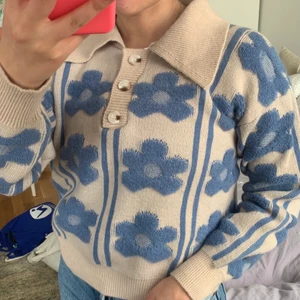 Stickad tröja med krage - Orginal från shop cider $25, one size men passar s-m