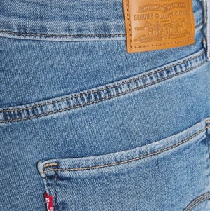 Jeans - Jättefina levis jeans från zalando. Använda ca 3 gånger. Storlek 34