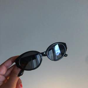 Solglasögon från HM. Säljer för 40kr plus frakt!! 
