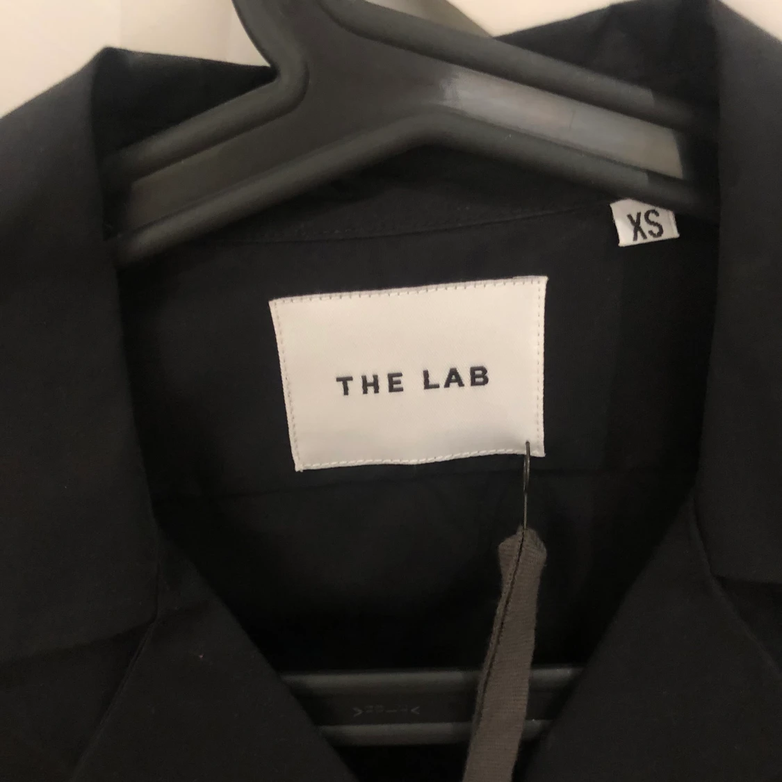 Svart helt ny skjorta från The Labb - 90