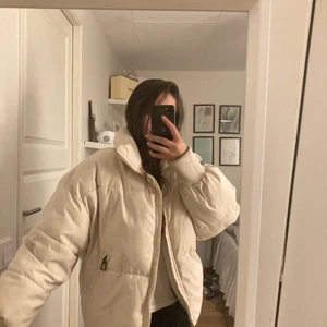 Puffer jacka från SHEIN - Storlek XS men är mer som S-M