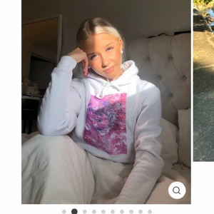 The Cool Elephant hoddie  - Säljer den pga att den inte kommer till användning! Använd fåtal gånger så därav är den i fint skick! Skriv privat till mig för egna bilder + köparen står för frakten 