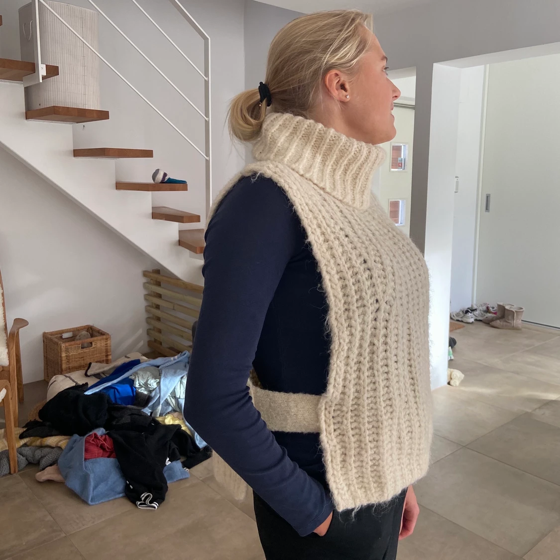 Öppen stickad väst  - 90