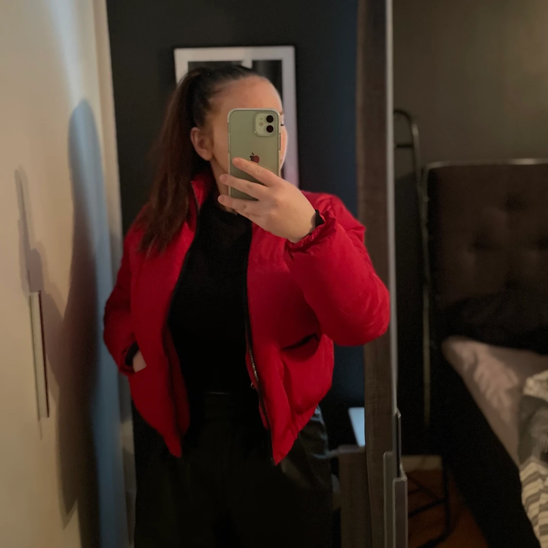 Röd croppad vinterjacka, strl. S