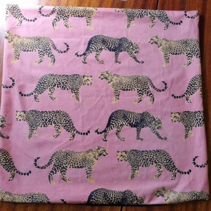 Kuddfodral  - Superfint kuddfodral 10 kr + 45 kr frakt. Allt I min profil kostar 10 kr. Samfraktar ❤