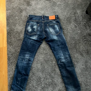 Dsquared jeans - Väldigt bra skick. Passar bra, köpt på farfetch hemsida 