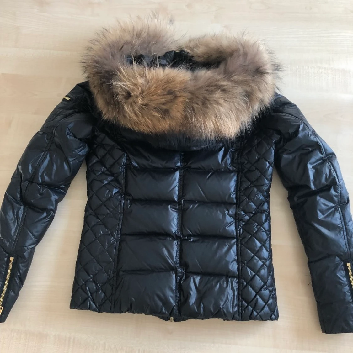 Rock and blue jacka  - 90