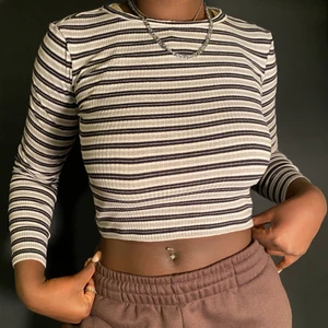 söt randig magtröja - Skit söt magtröja som är som ny