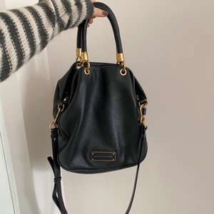 Marc jacobs väska - Svart Marc Jacobs väska! Säljer då jag vill köpa en annan, superfint skick