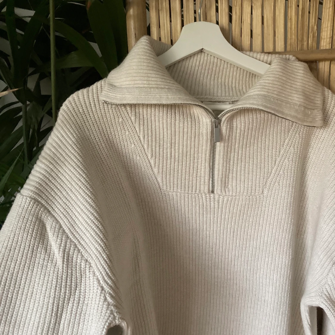 SLUTSÅLD & NY Tröja Med Dragkedja (H&M) - 90