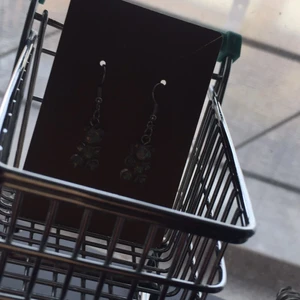 ✨Gumi✨ björnar ✨vita glitria✨ - Jag la förbigring ringar på. ploppar ingår och displayers  ingår hoppas ni blir intresserade.💗☺️