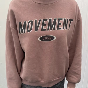 Sweatshirt❤️❤️❤️ - Säljer min sköna sweatshirt då den nt längre kommer till användning😁 Köparen står för frakten!!!