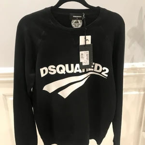 Dsquared 2 Tröja  - Säljer min Dsq tröja aldrig använd !! Ordinarie pris 3300 kr 