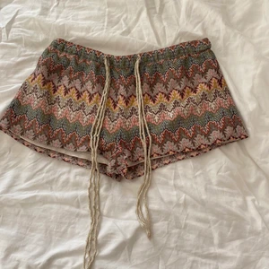 Shorts  - Shorts knappt använda så fint skick! Frakt står köpare för (köpare väljer fraktsätt) eller kan vi mötas upp i Kävlinge/Lund/Landskrona/Staffanstorp/Löddeköpinge osv 