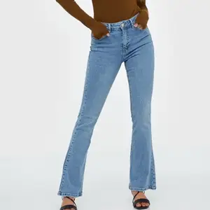 Bootcut jeans från Gina tricot säljes. Stl. S.