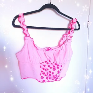 Corset strawberry - Corset liknande top med jordgubbar♡ köpte en storlek förstor så endast testad♡ 