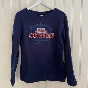 Säljer denna collegetröja från Lexington i storlek S. Den är i mycket fint skick!