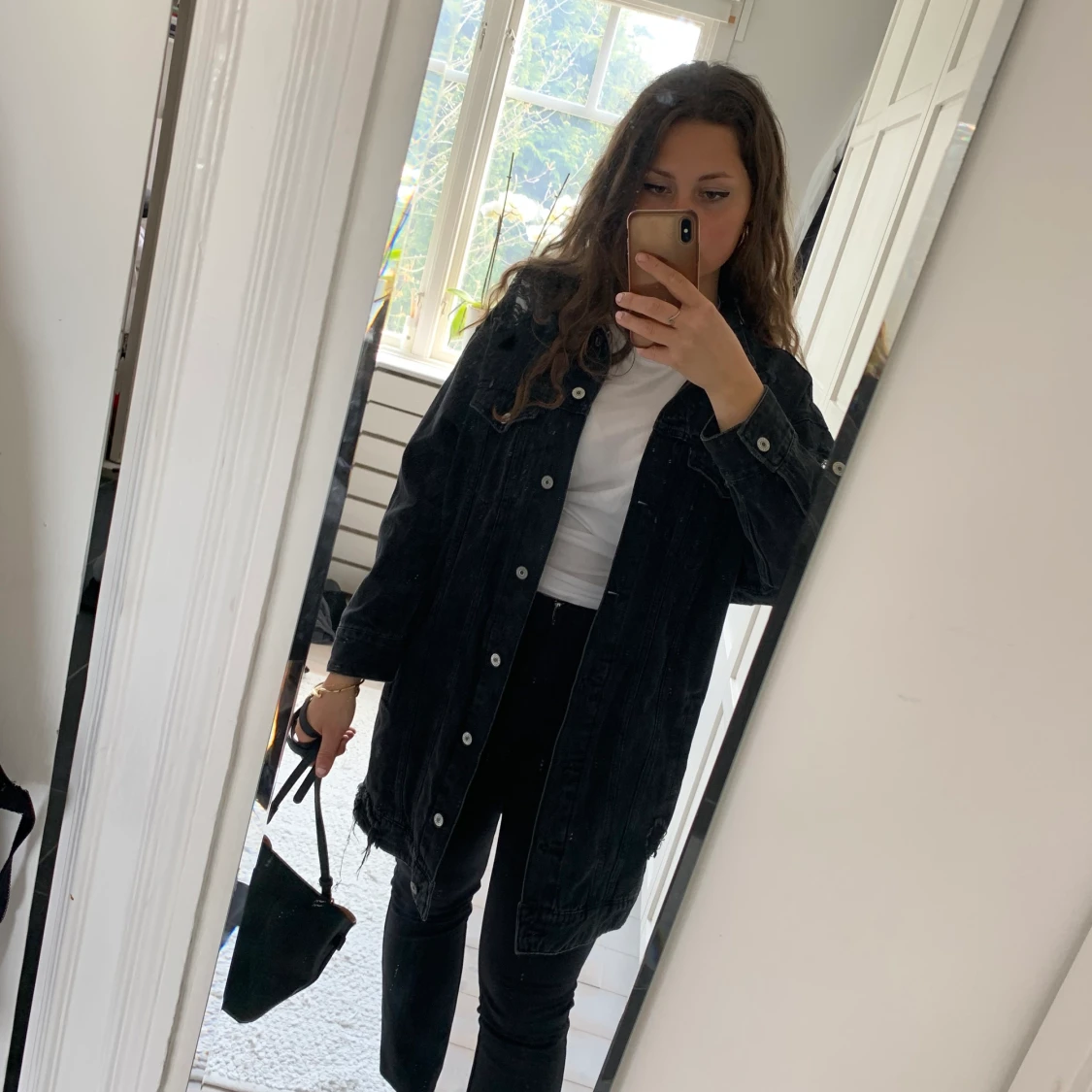 Lång mörkgrå denimjacka 