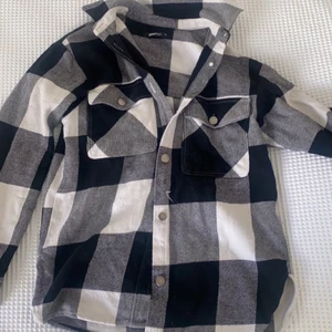 Jacka - Skitball jacka från Gina tricot, väldigt passande nu till våren och sommaren 🥰