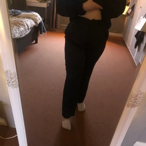 Kostymbyxor  - Ett par snygga kostymbyxor, aldrig använda! Prislapp kvar! 🤎Gratis frakt🤎