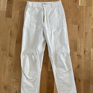 Tygbyxor från pull&bear - Snygga byxor från pull&bear, använda men i bra skick.