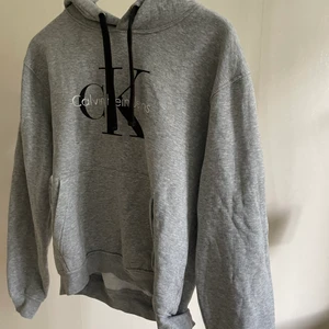 Calvin Kline hoodie  - Fin hoodie som tyvärr inte kommer till användning 