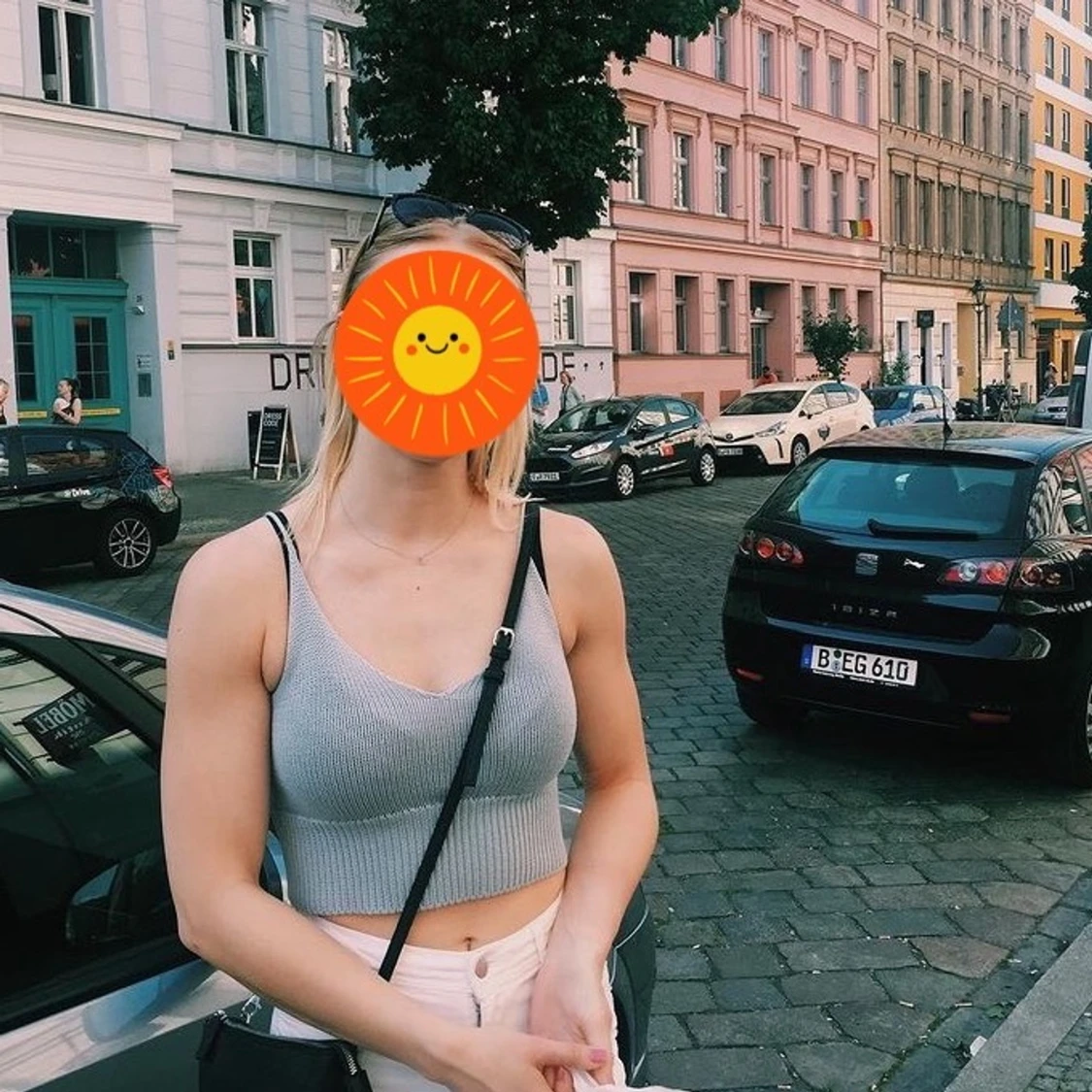 Ljusblått stickat linne 