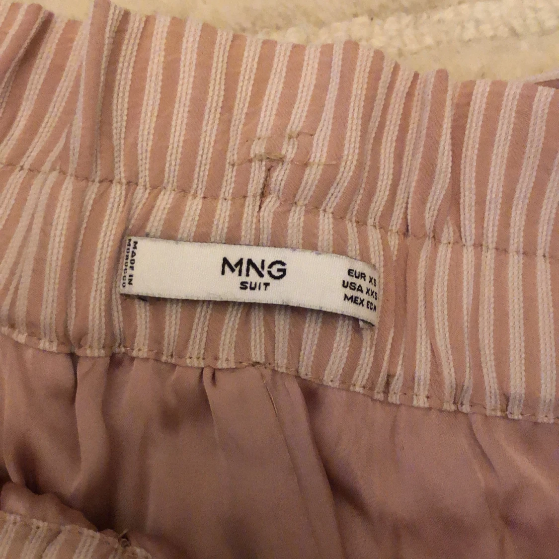 Randiga shorts från Mango stl s - 91