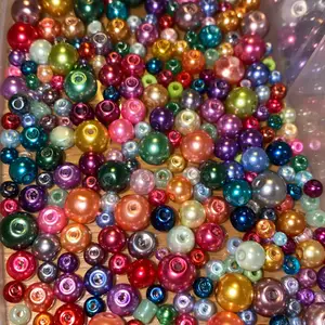 du bestämmer vilka färger , jag gör! checka gärna min instagram ”braceletsbylinnells” där kan du beställa vad du vill☺️☺️☺️ har allt från pyttesmå till stora pärlor i MASSA olika färger (inte bara dessa)