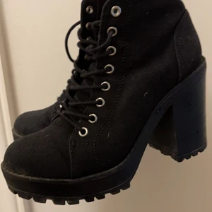 Vinterklackar  - Är i nyskick 